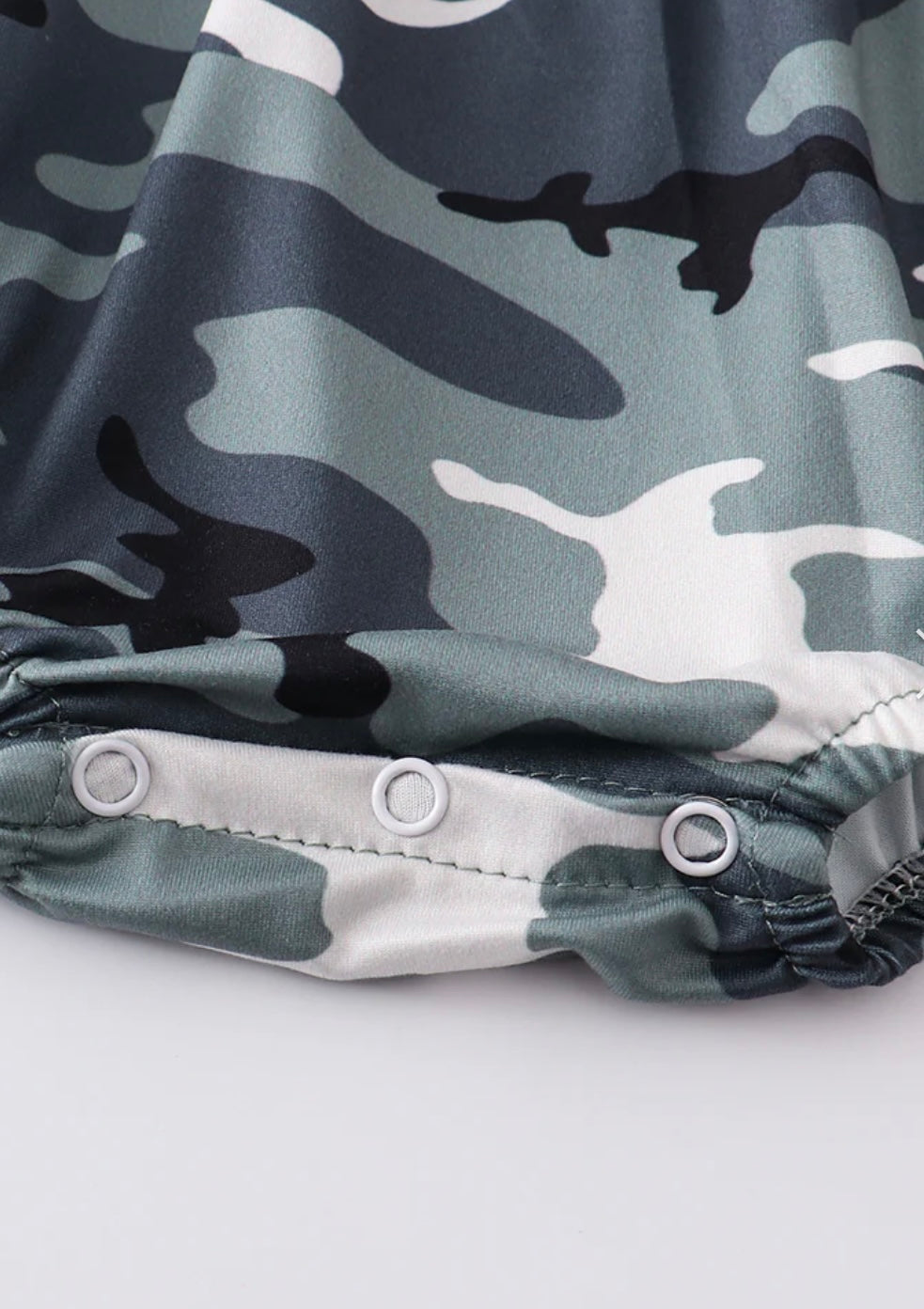 Camo Flag Ruffle Bubble