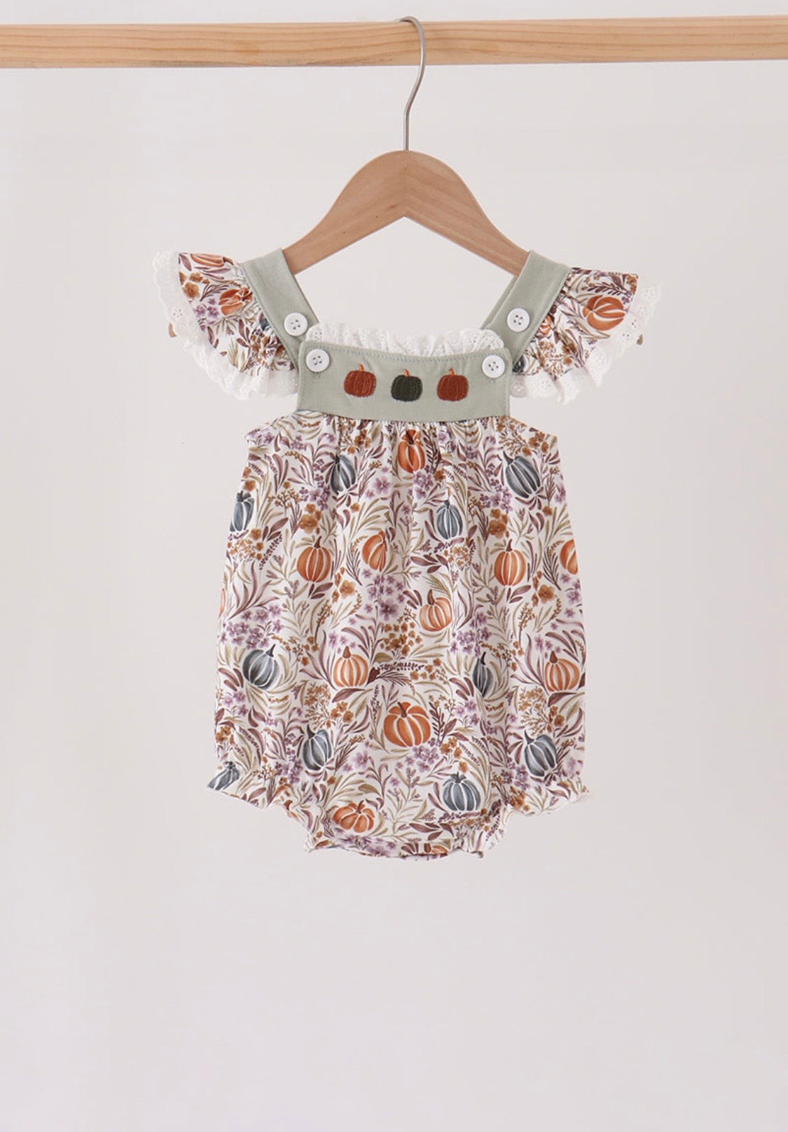 Floral Ruffle Pumpkin Bubble